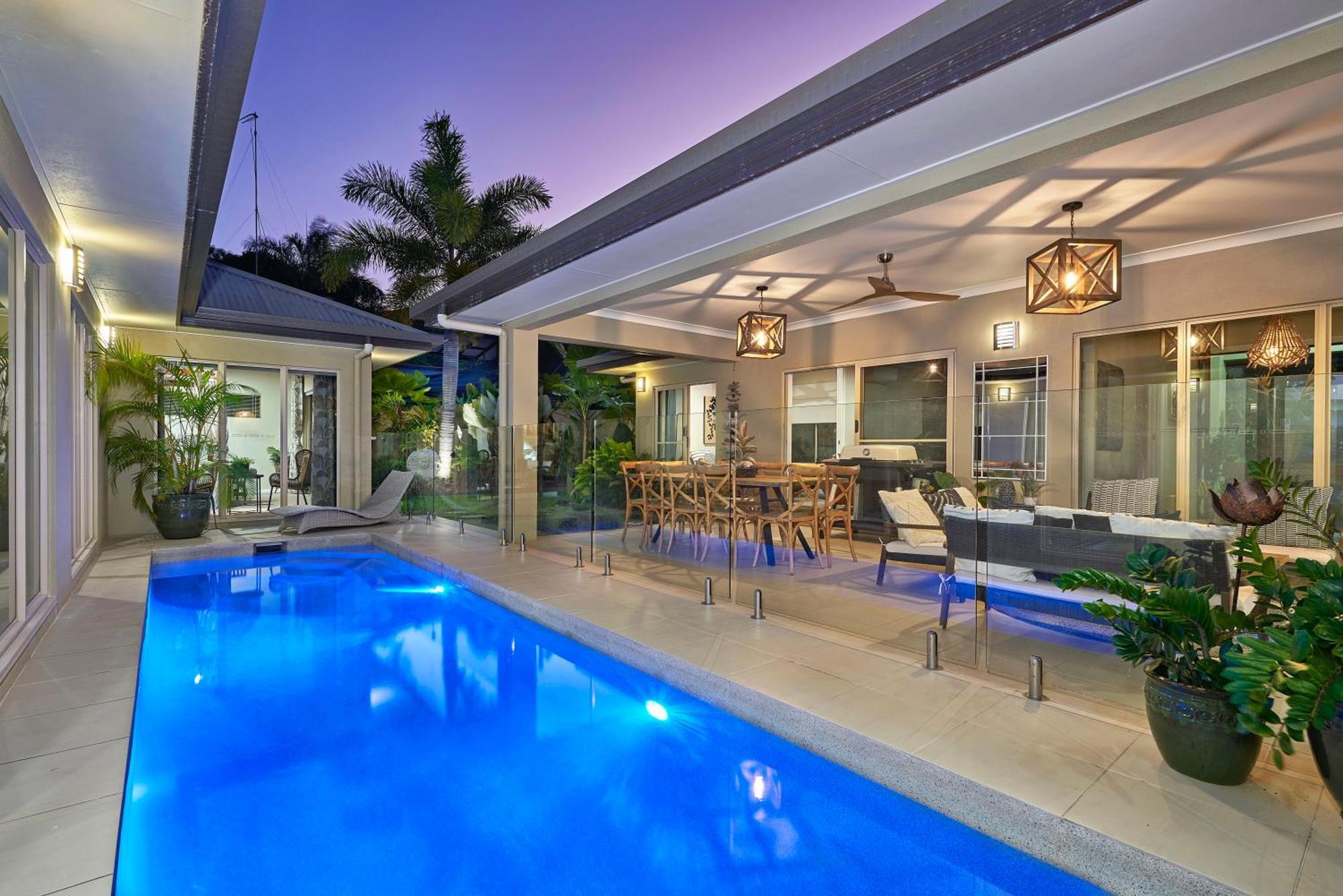 Escapades @ Palm Cove Villa ภายนอก รูปภาพ